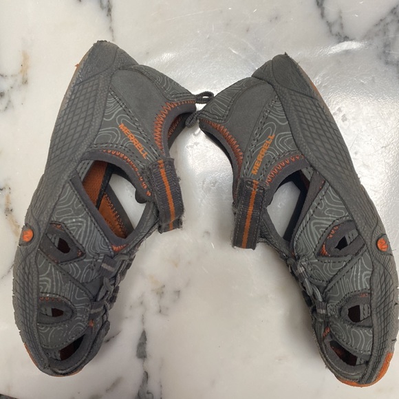 Dark gray with orange detail Toddler Merrell sandals - Picture 4 of 8